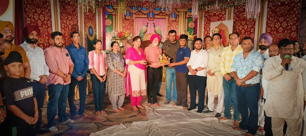 Dr. Zora Singh and Dr. Tajinder Kaur honored by Jai Siya Ram Kala Manch
